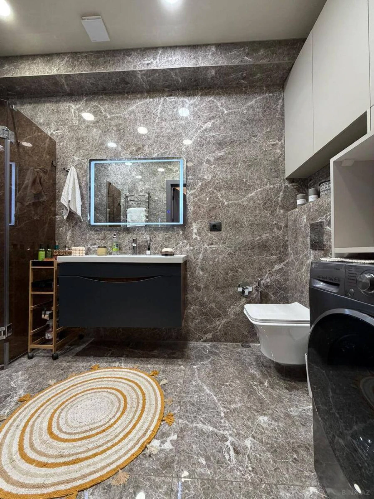 Kirayə verilir 3 otaqlı mənzil 127 m²