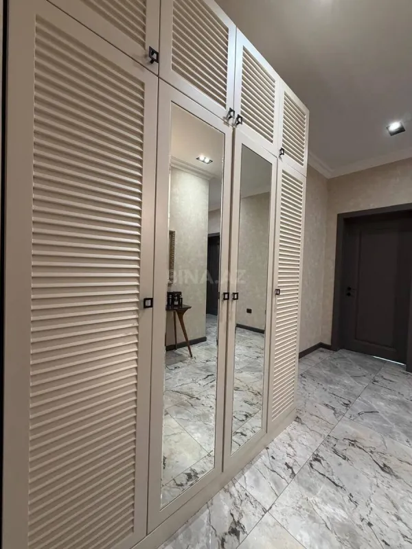 Kirayə verilir 3 otaqlı mənzil 127 m²