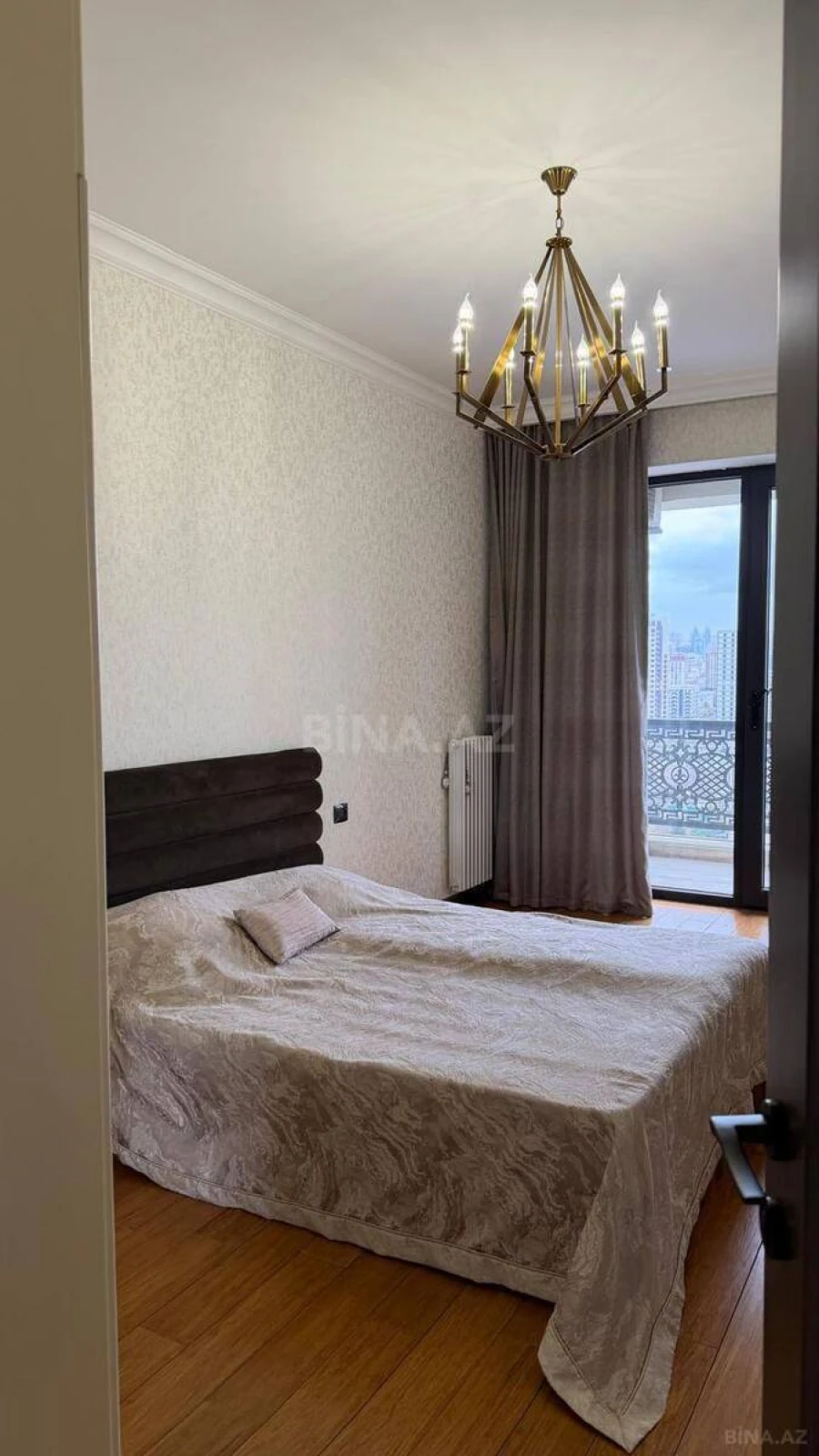 Kirayə verilir 3 otaqlı mənzil 127 m²