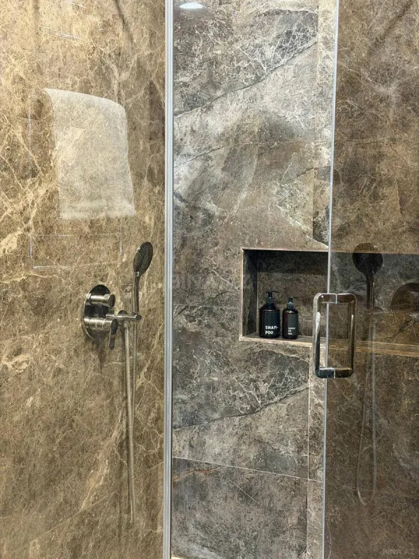 Kirayə verilir 3 otaqlı mənzil 127 m²