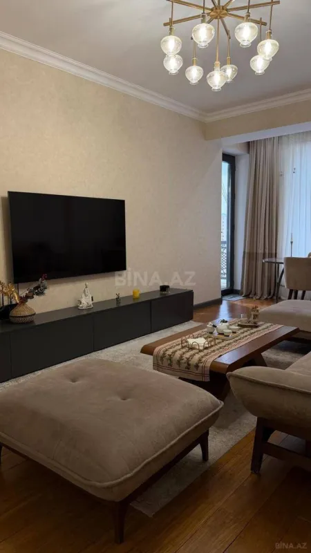 Kirayə verilir 3 otaqlı mənzil 127 m²