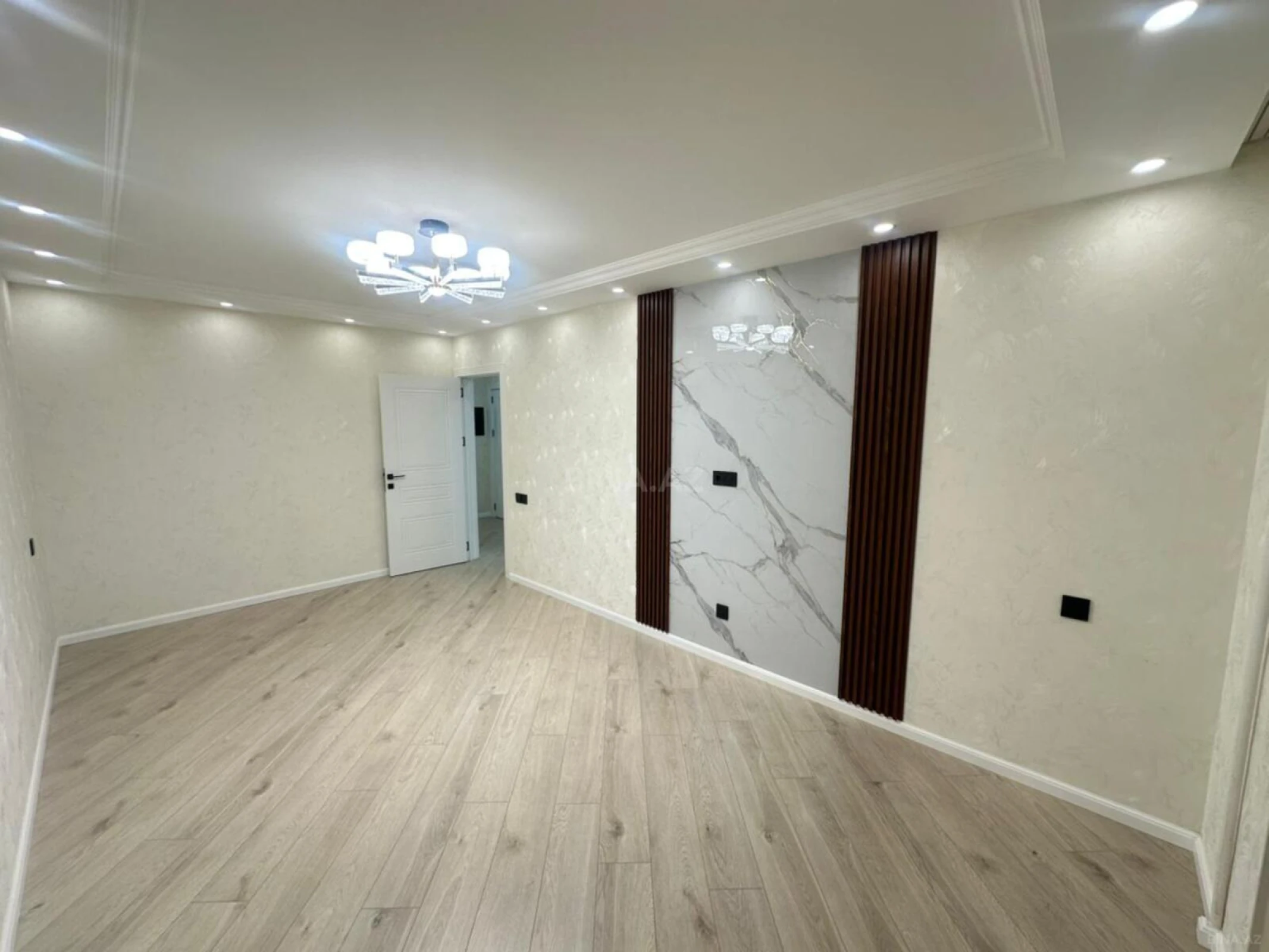 Satılır 2 otaqlı mənzil 65 m²