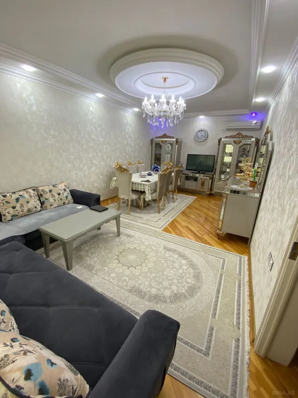 Satılır 5 otaqlı həyət evi 200 m²