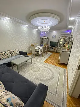 Satılır 5 otaqlı həyət evi 200 m²