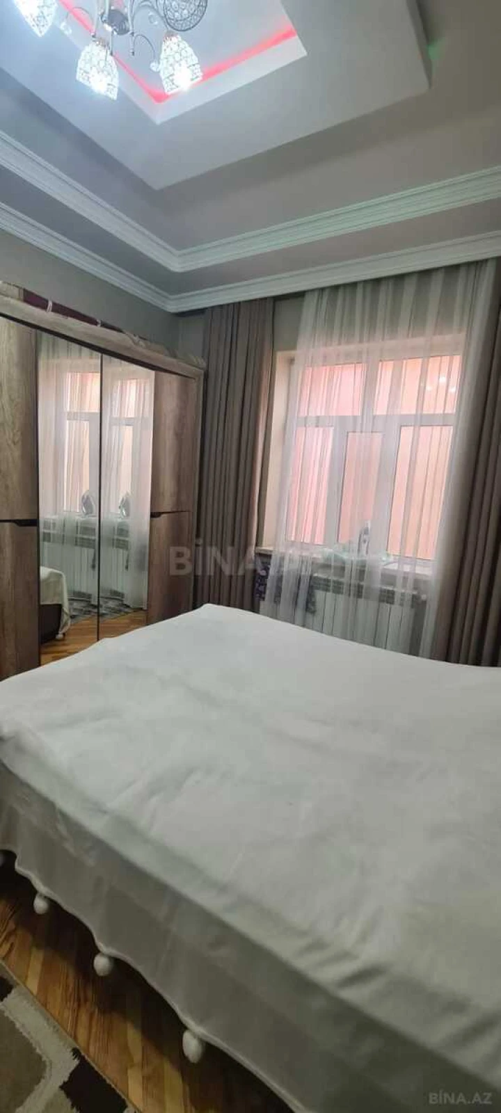 Satılır 5 otaqlı həyət evi 200 m²