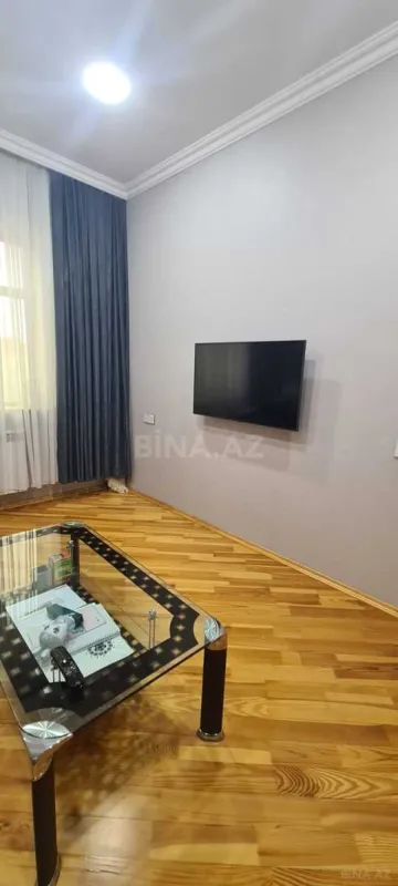Satılır 5 otaqlı həyət evi 200 m²