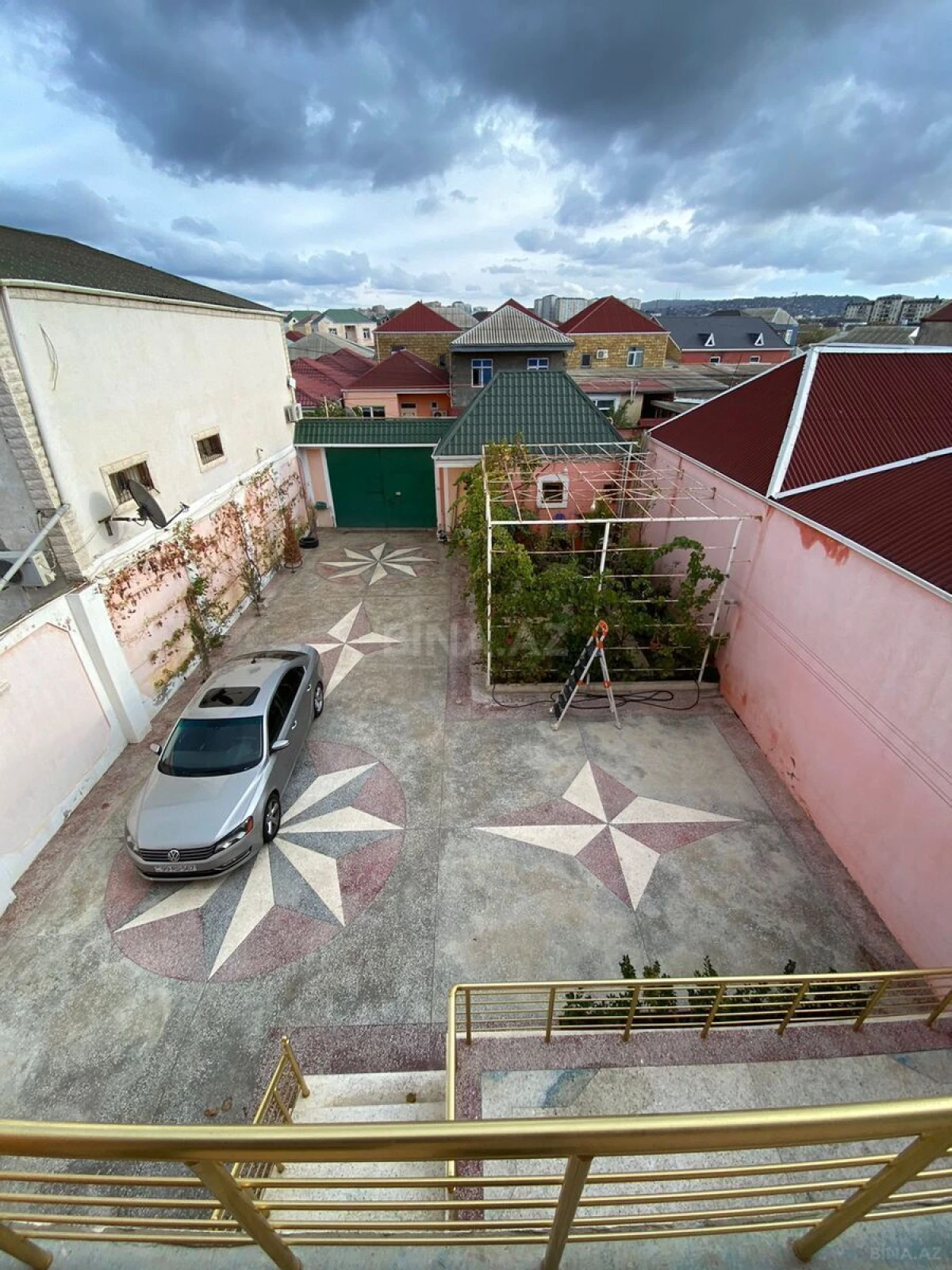 Satılır 5 otaqlı həyət evi 200 m²