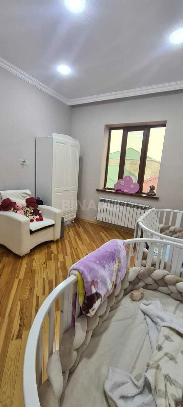 Satılır 5 otaqlı həyət evi 200 m²