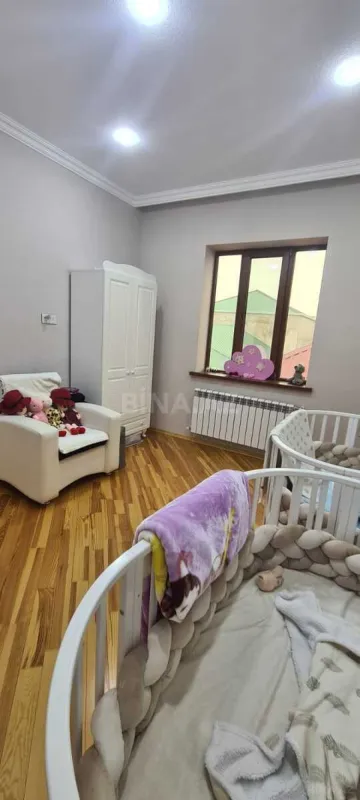 Satılır 5 otaqlı həyət evi 200 m²