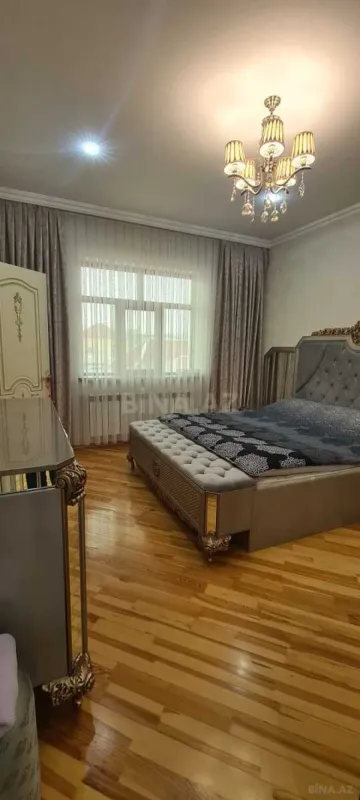 Satılır 5 otaqlı həyət evi 200 m²