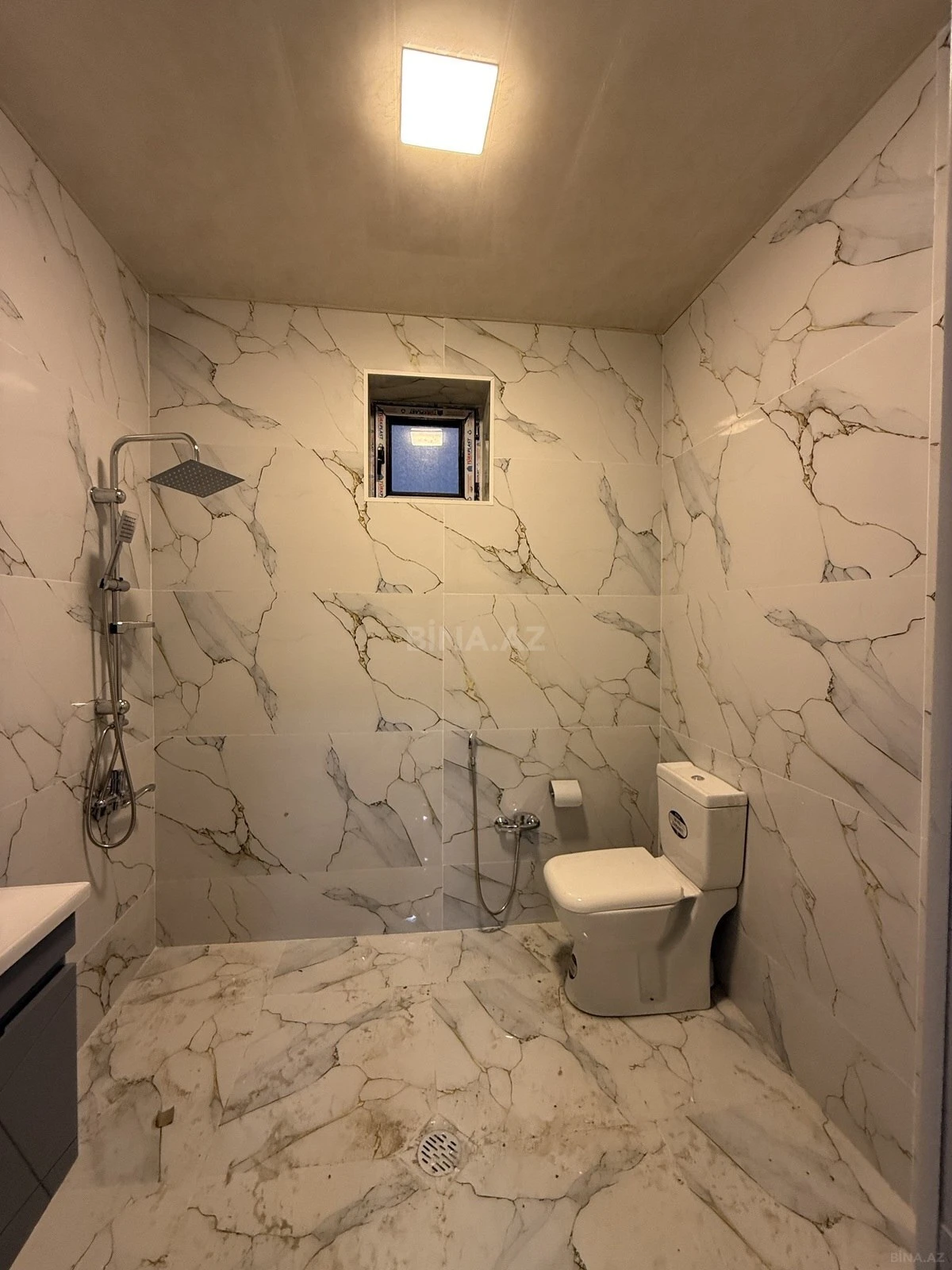 Satılır 5 otaqlı həyət evi 150 m²