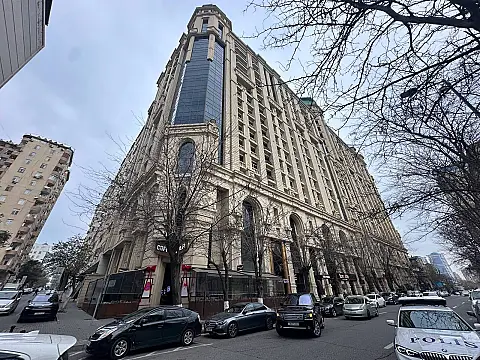 Satılır 4 otaqlı mənzil 211 m² — Bakı, Nizami 4 otaq 211.00 m²