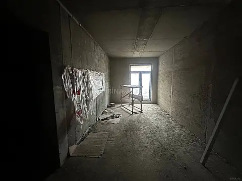 Satılır 4 otaqlı mənzil 211 m²