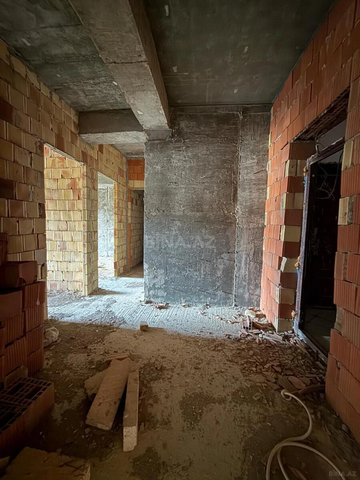 Satılır 2 otaqlı mənzil 100 m²