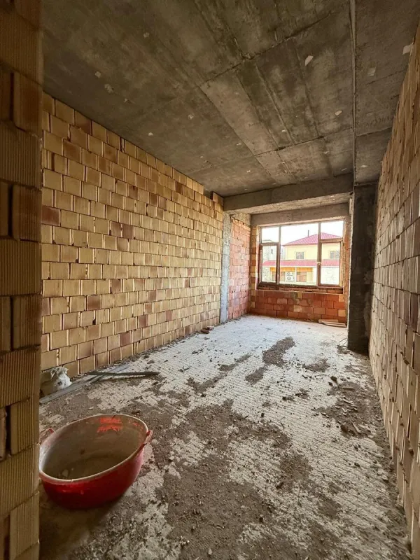 Satılır 2 otaqlı mənzil 100 m²