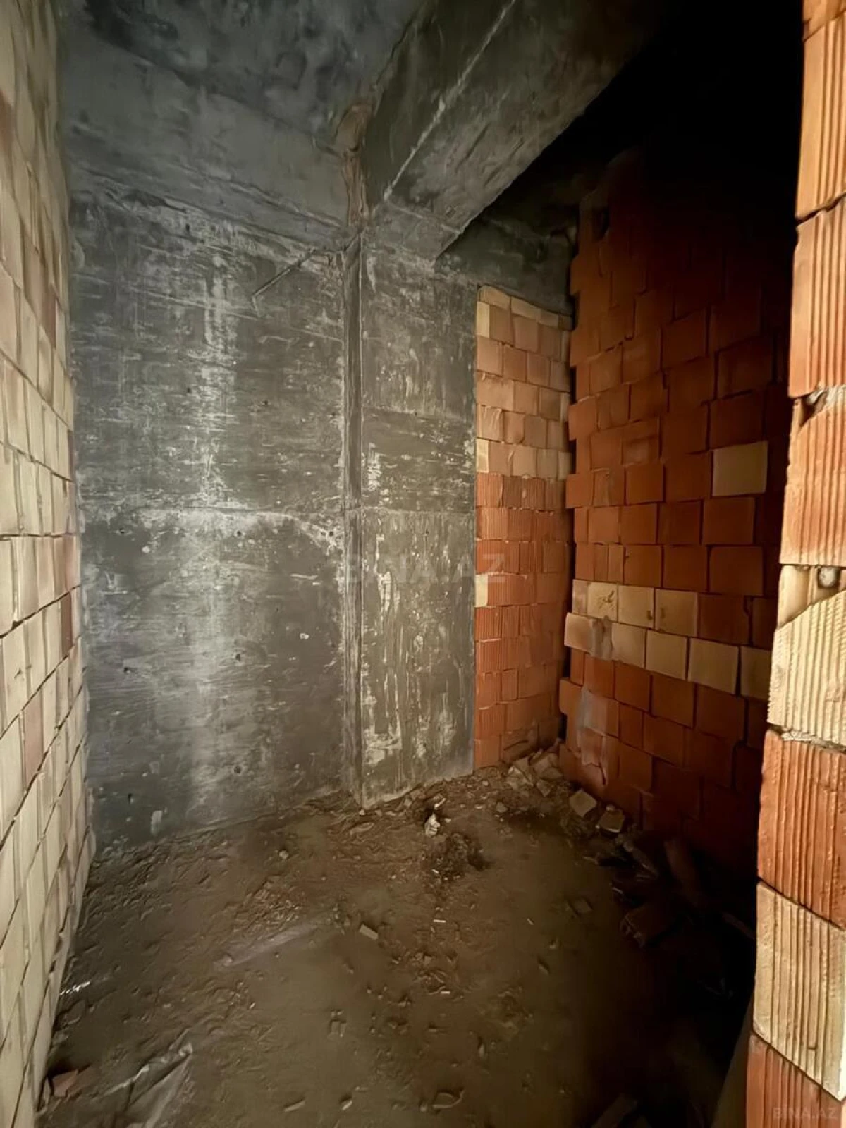 Satılır 2 otaqlı mənzil 100 m²