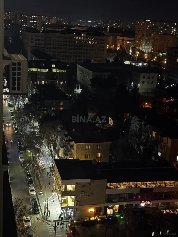 Satılır 3 otaqlı mənzil 130 m²