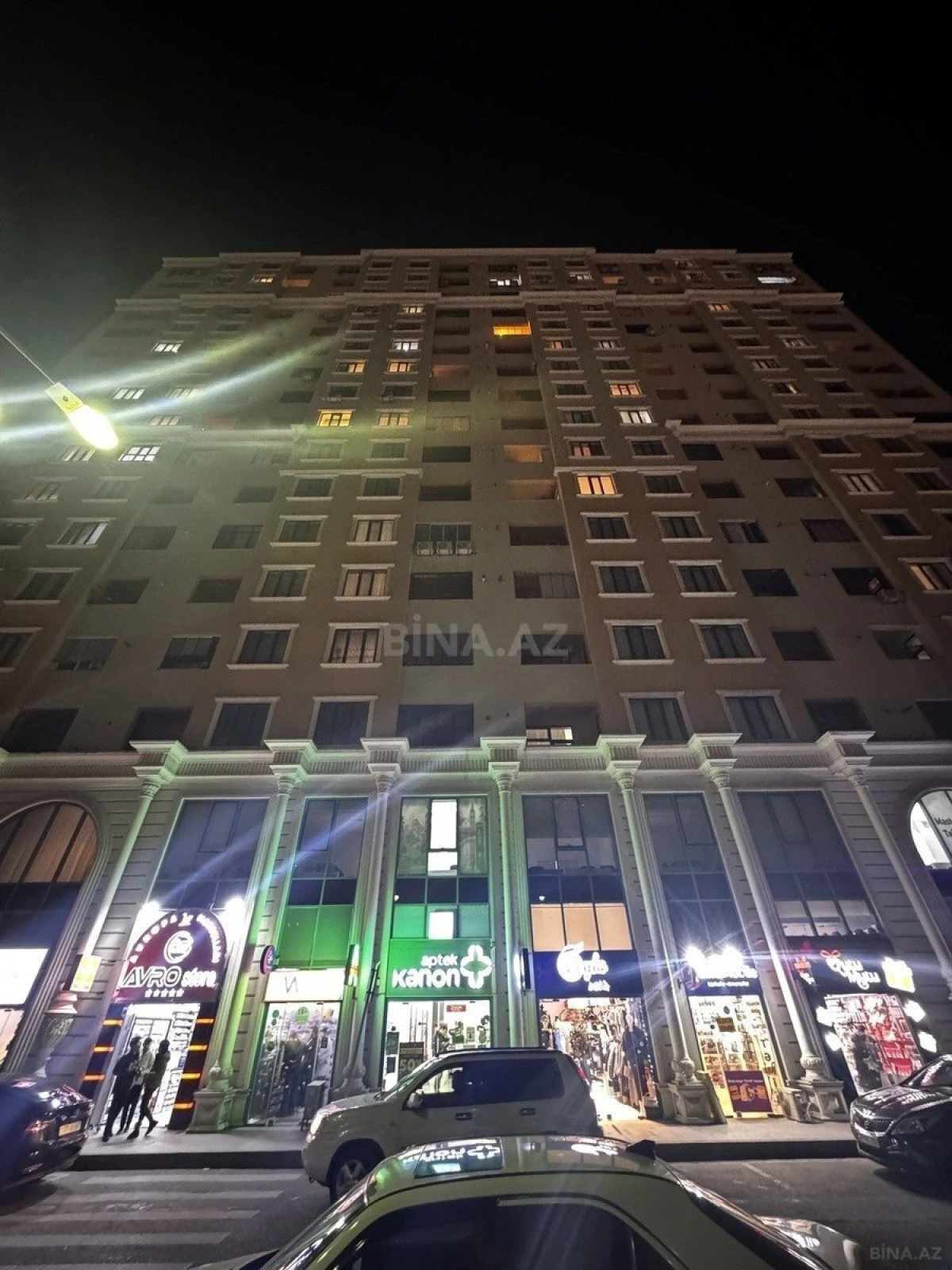 Satılır 3 otaqlı mənzil 130 m²