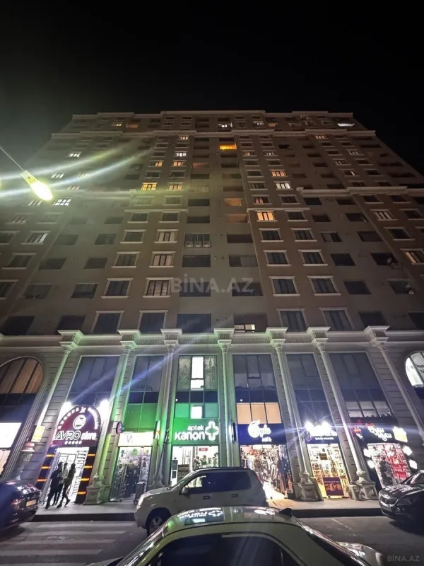 Satılır 3 otaqlı mənzil 130 m²