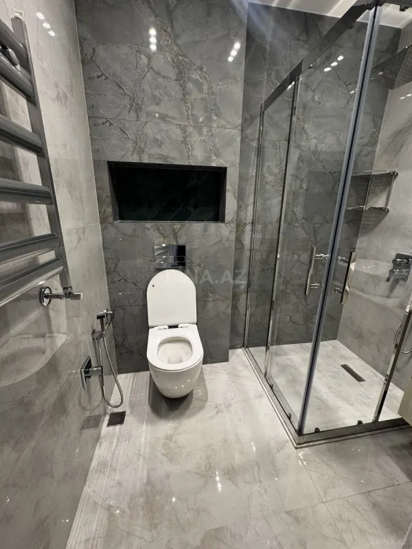 Satılır 3 otaqlı mənzil 130 m²