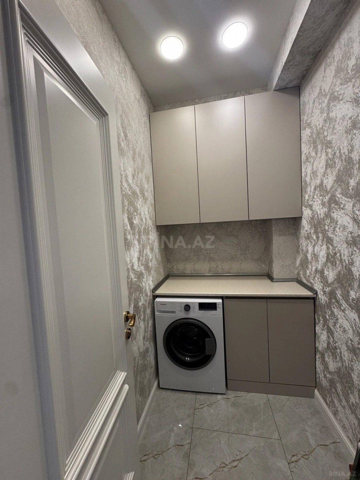 Satılır 3 otaqlı mənzil 130 m²