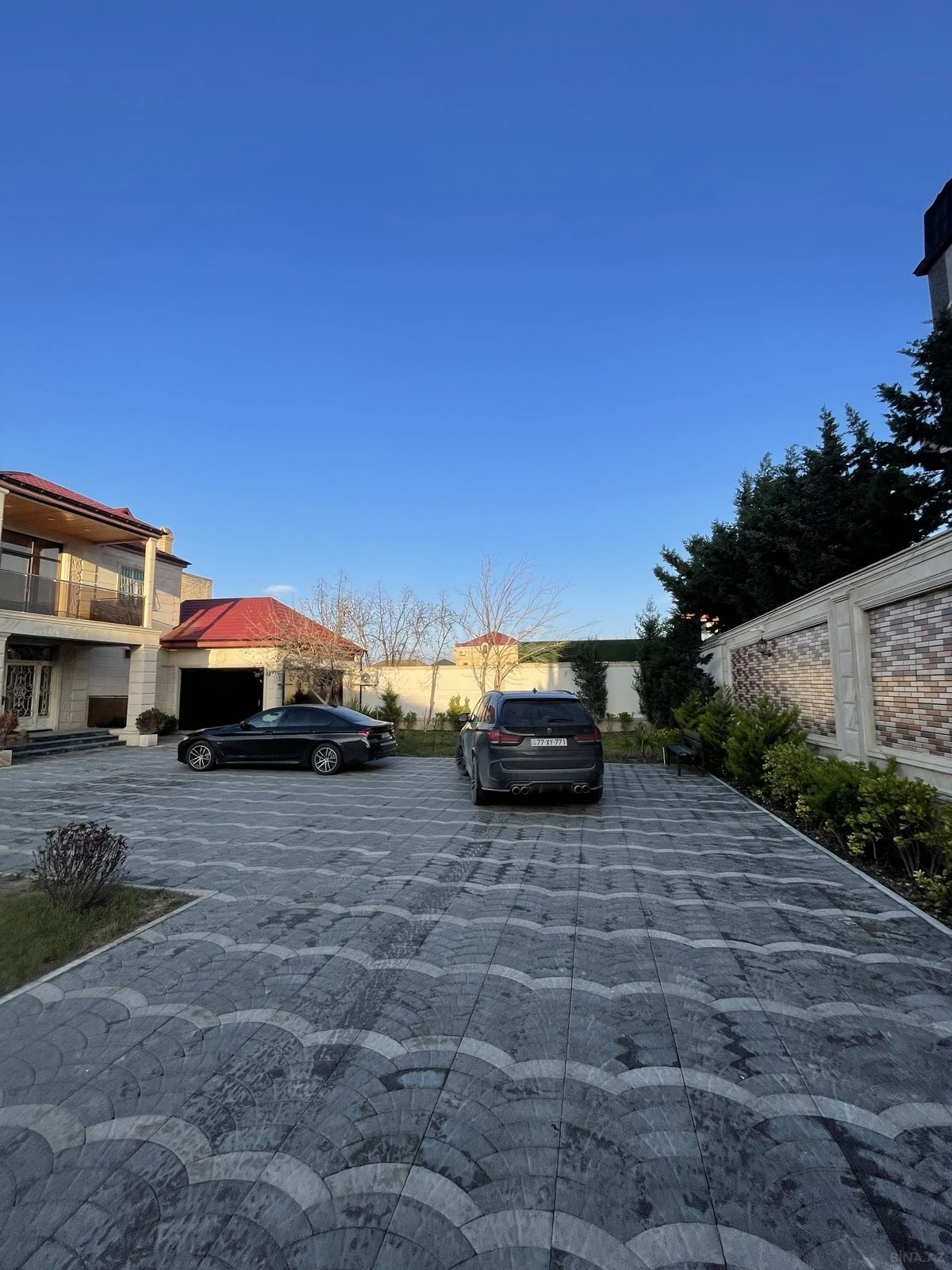 Kirayə verilir 6 otaqlı həyət evi 400 m²
