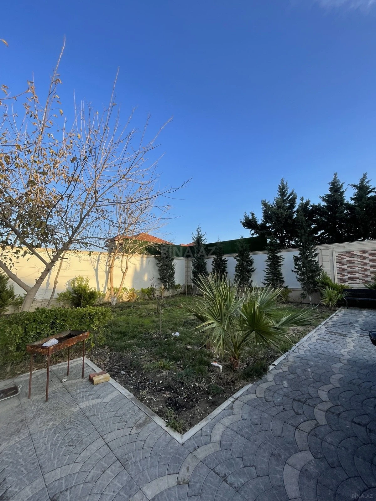 Kirayə verilir 6 otaqlı həyət evi 400 m²