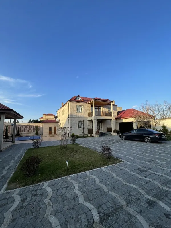Kirayə verilir 6 otaqlı həyət evi 400 m²