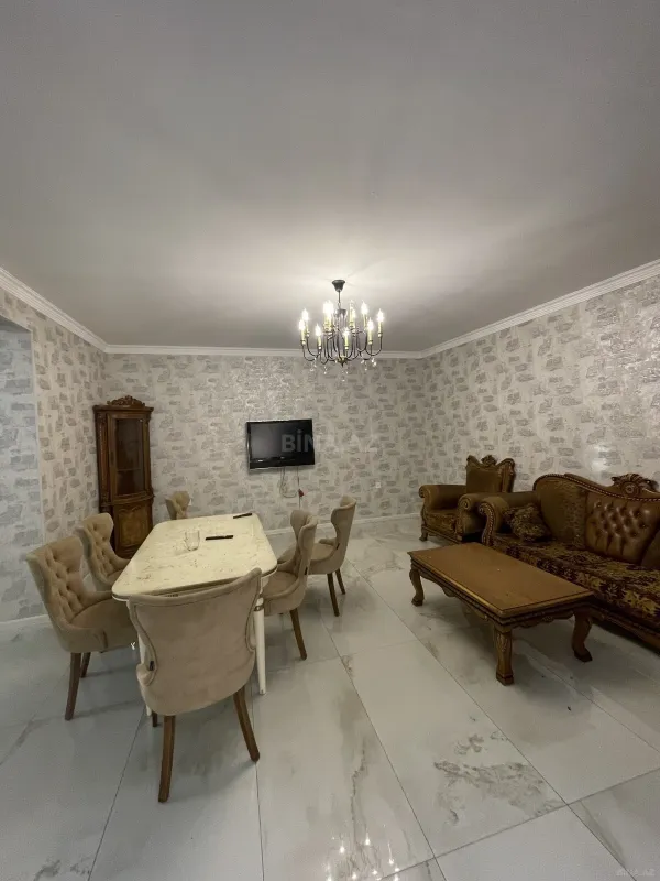 Kirayə verilir 6 otaqlı həyət evi 400 m²
