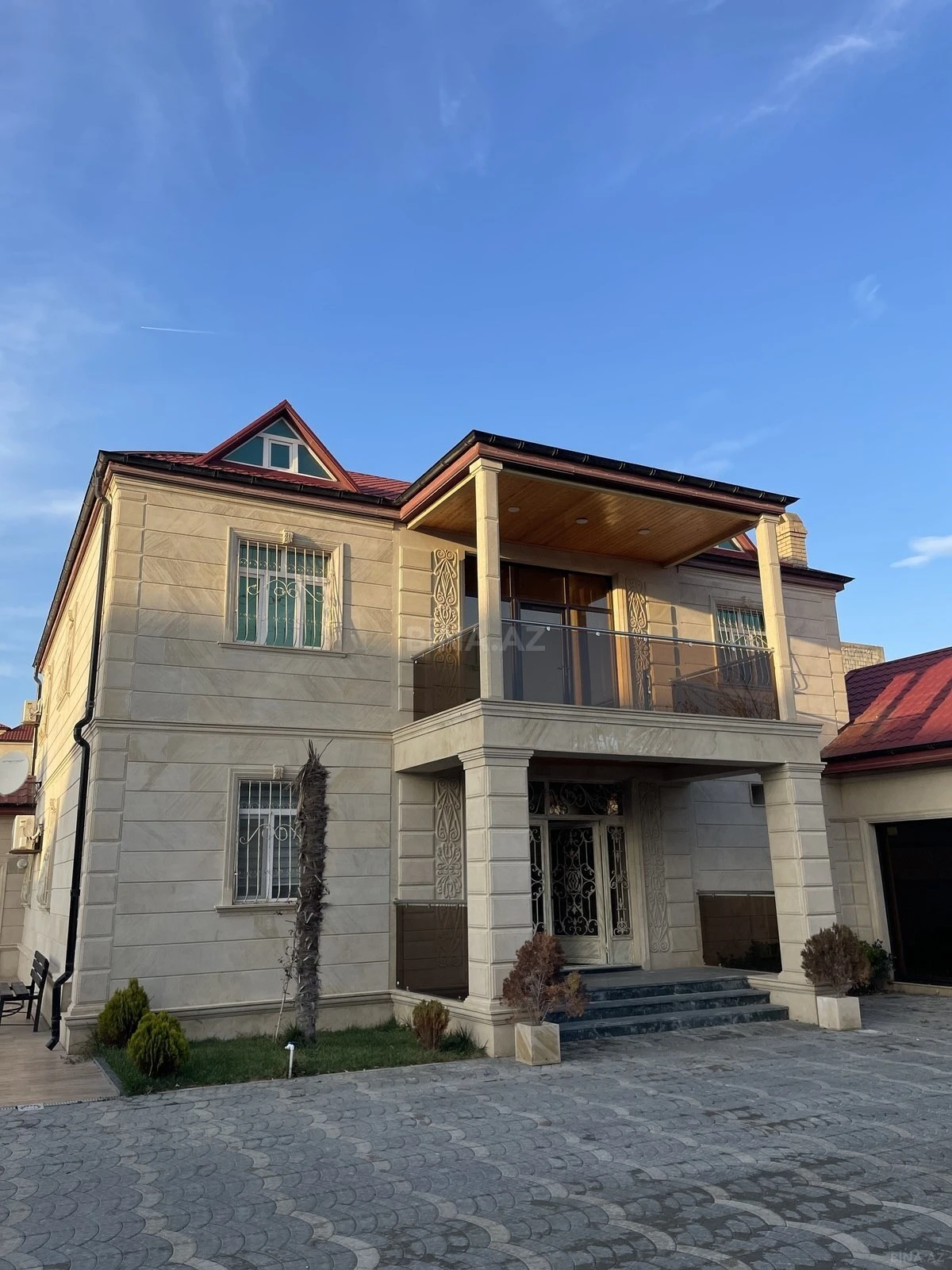 Kirayə verilir 6 otaqlı həyət evi 400 m²