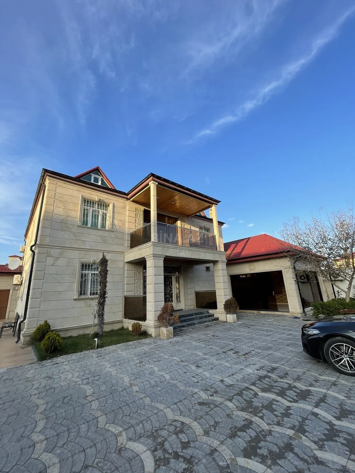 Kirayə verilir 6 otaqlı həyət evi 400 m²