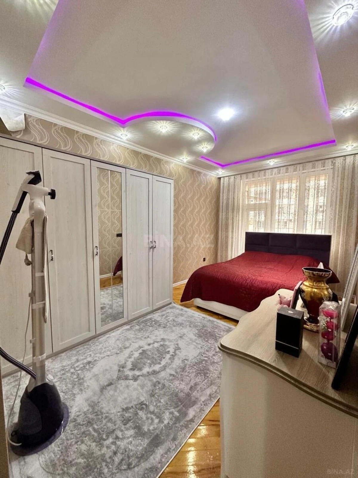 Satılır 2 otaqlı mənzil 98 m²