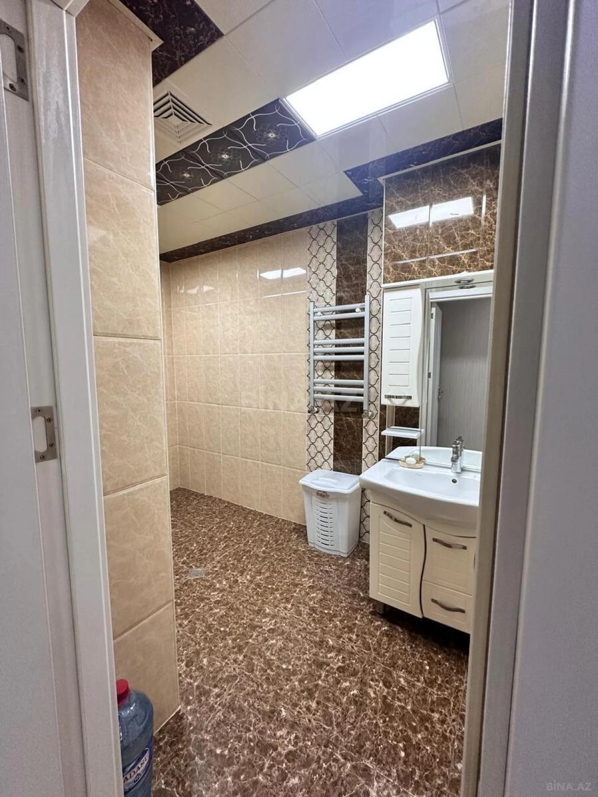 Satılır 2 otaqlı mənzil 98 m²