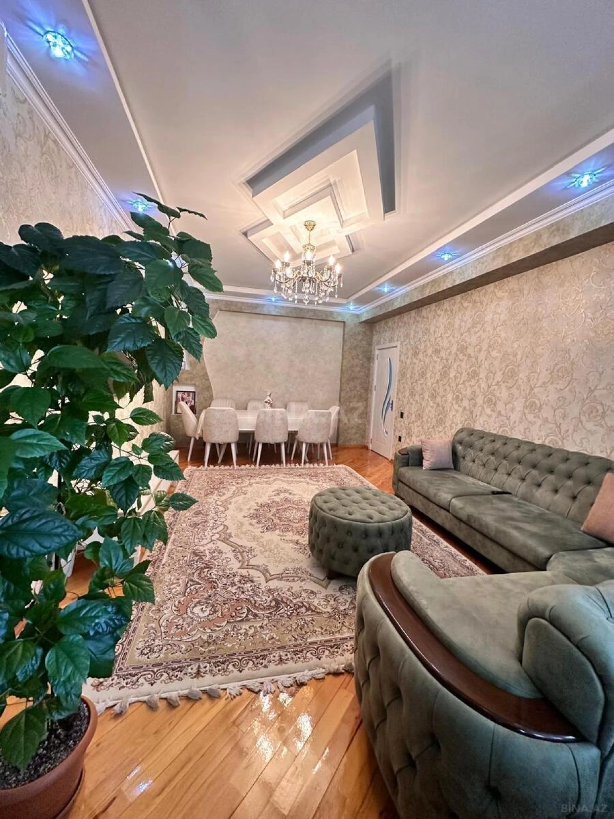 Satılır 2 otaqlı mənzil 98 m²