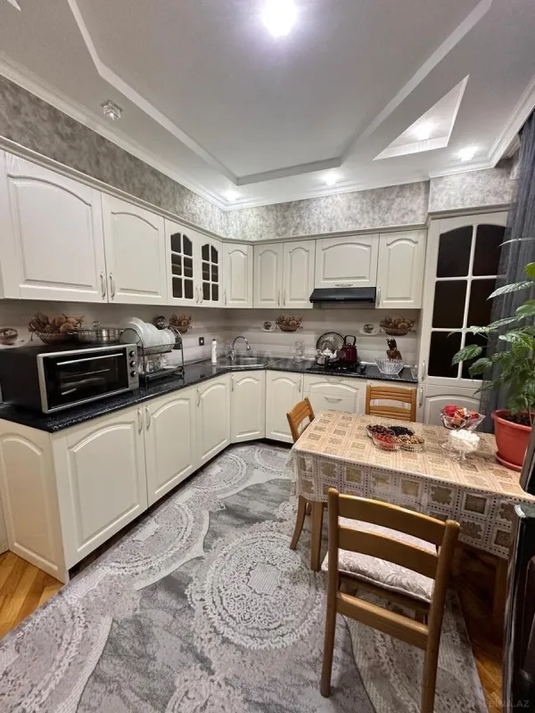 Satılır 2 otaqlı mənzil 98 m²