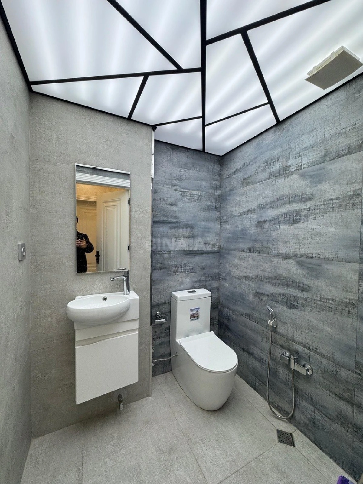 Satılır 2 otaqlı mənzil 60 m²