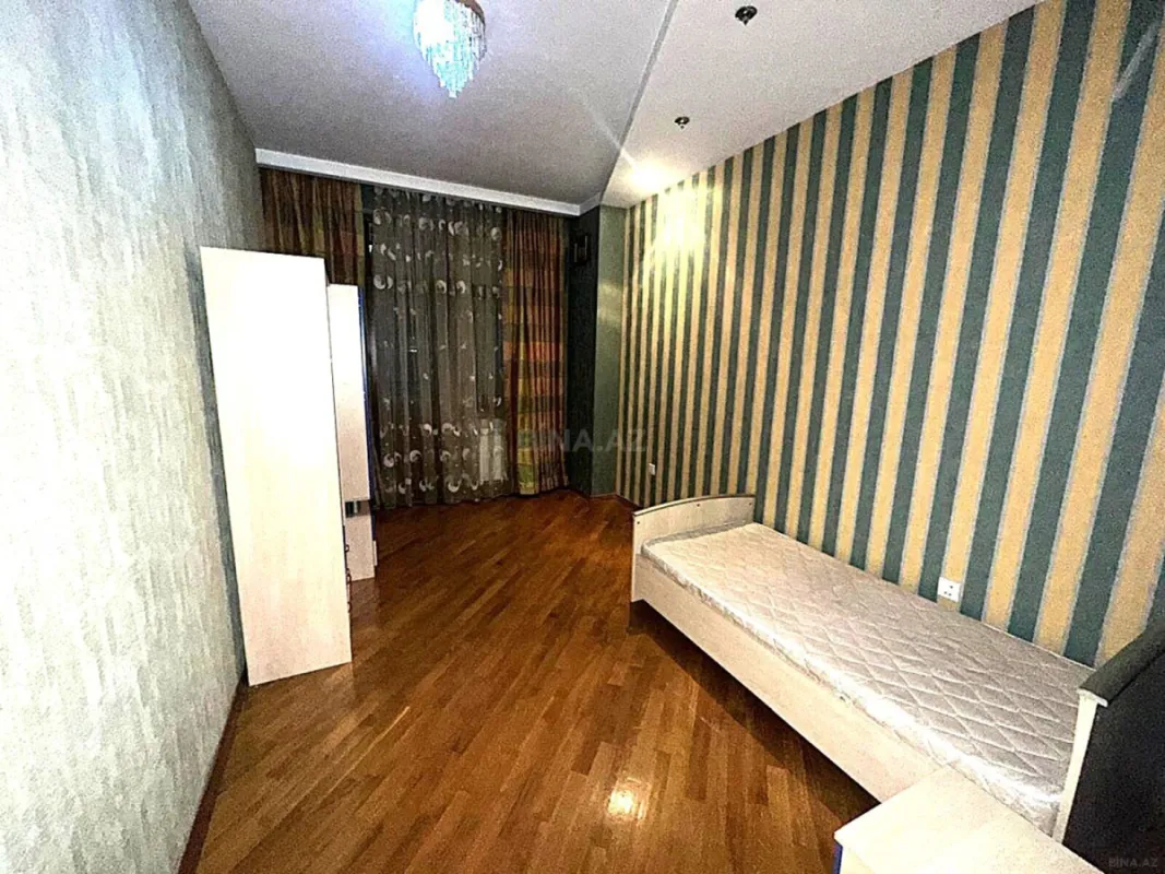Satılır 3 otaqlı mənzil 170 m²