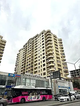 Satılır 3 otaqlı mənzil 170 m² — Bakı 3 otaq 170.00 m²