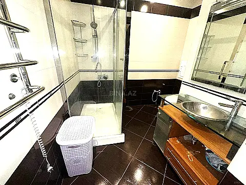 Satılır 3 otaqlı mənzil 170 m²