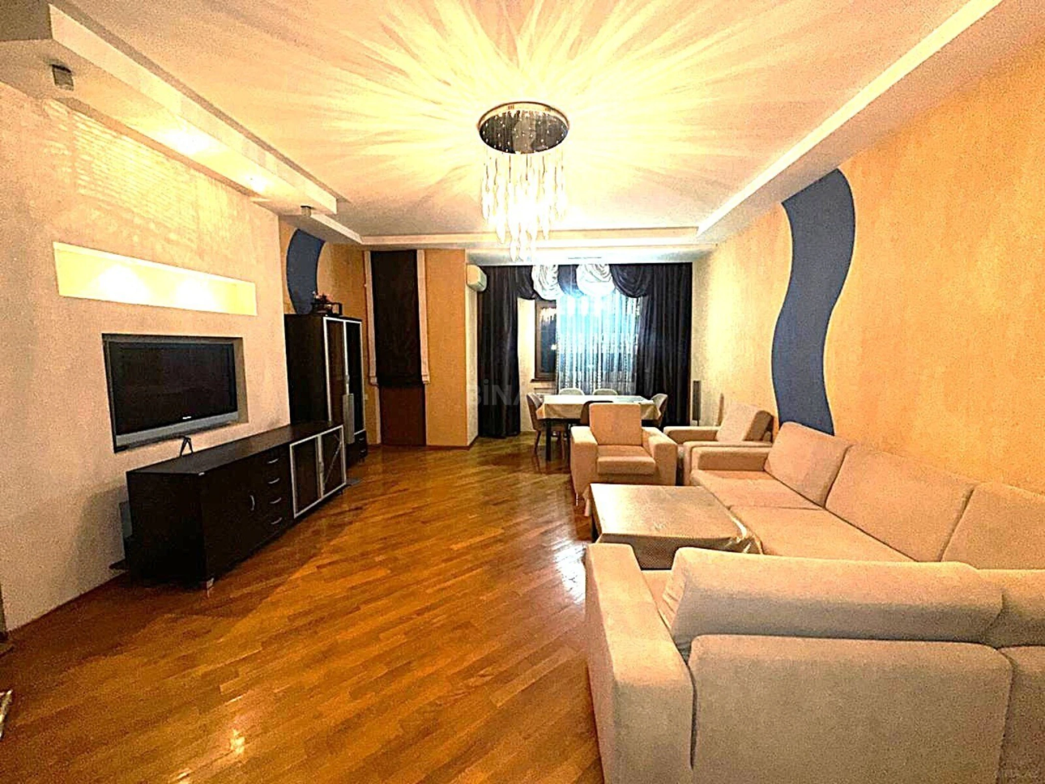 Satılır 3 otaqlı mənzil 170 m²
