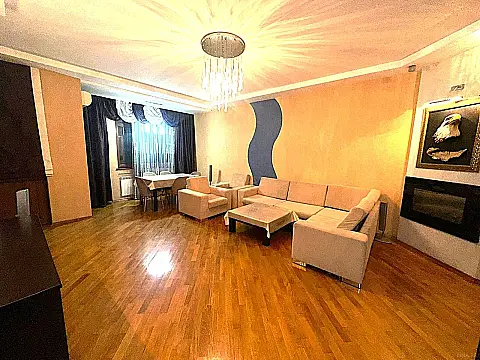 Satılır 3 otaqlı mənzil 170 m²