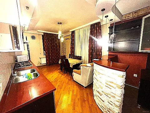 Satılır 3 otaqlı mənzil 170 m²