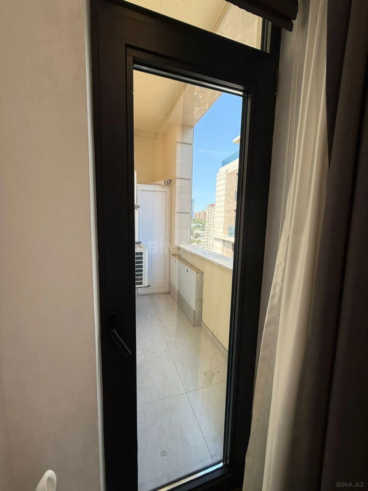 Kirayə verilir 3 otaqlı mənzil 120 m²