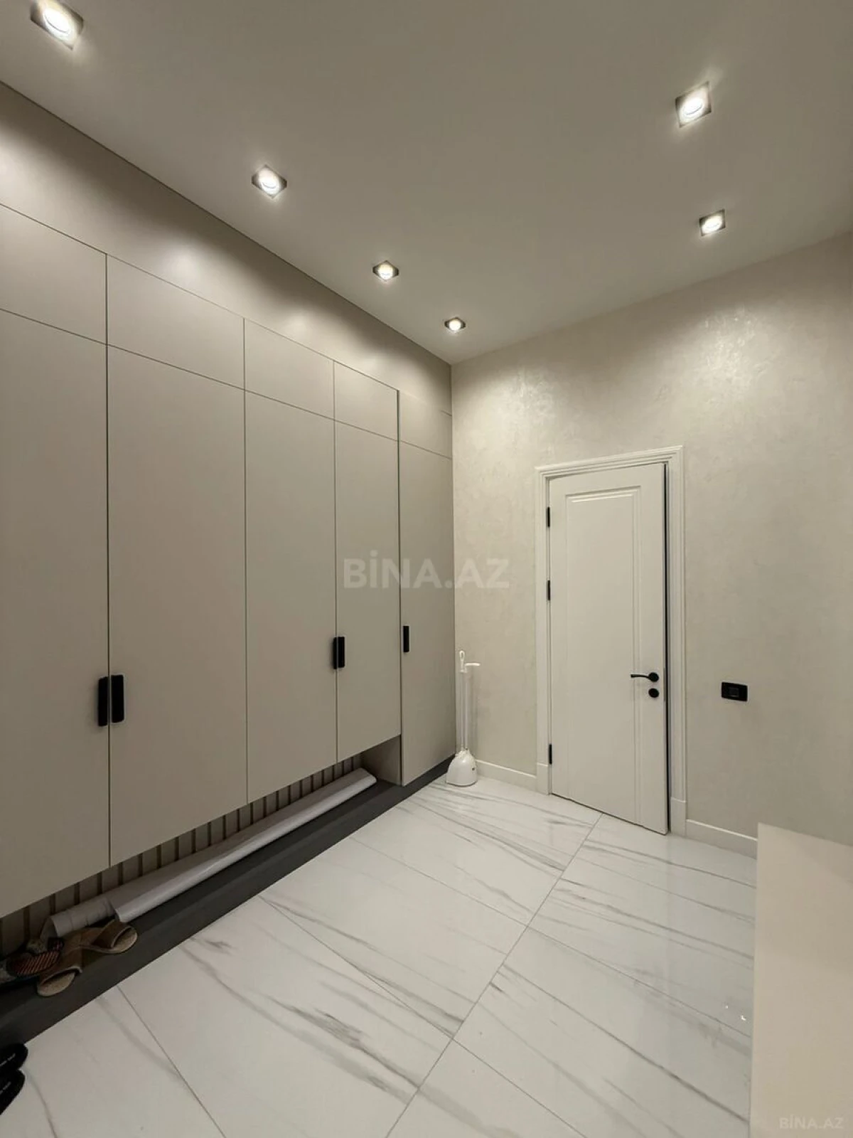 Kirayə verilir 3 otaqlı mənzil 120 m²