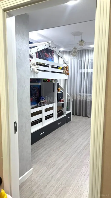 Satılır 3 otaqlı mənzil 115 m²