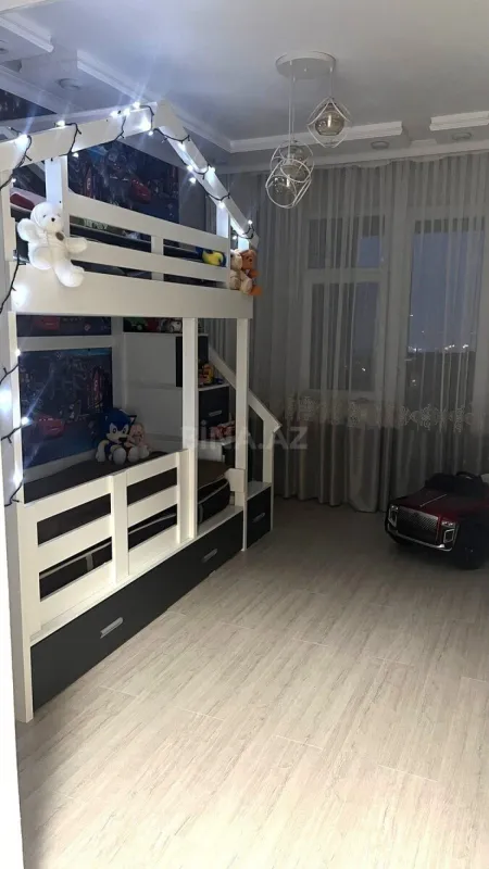 Satılır 3 otaqlı mənzil 115 m²