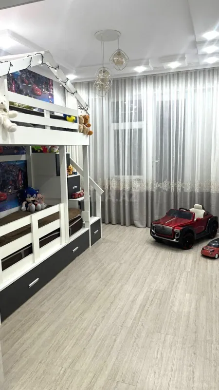 Satılır 3 otaqlı mənzil 115 m²