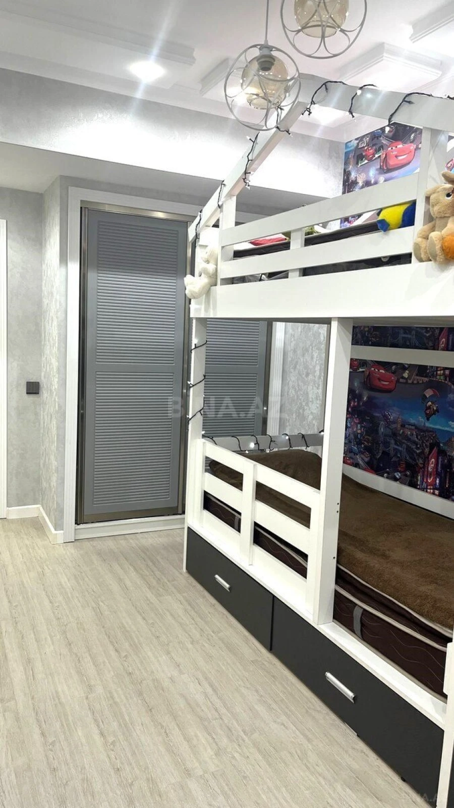 Satılır 3 otaqlı mənzil 115 m²