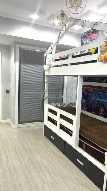 Satılır 3 otaqlı mənzil 115 m²