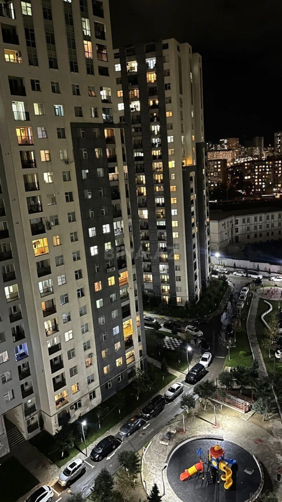 Satılır 3 otaqlı mənzil 115 m²